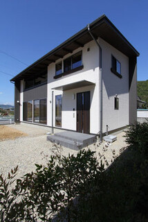 有限会社やま秀田中建設＋建築工房アーキクラフト
